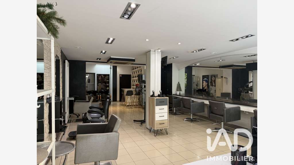 Vente local commercial de 74m² à Montbéliard