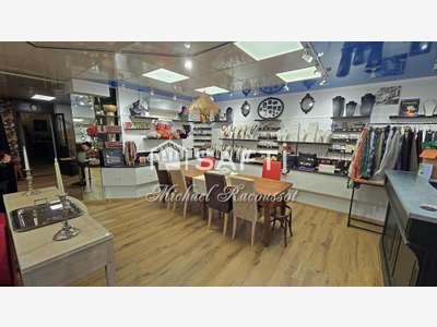 Vente local commercial + appartement à Montceau
