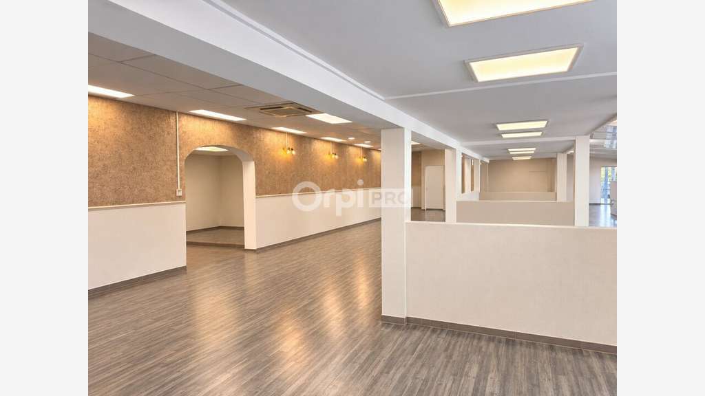 LOCAL COMMERCIAL à vendre dans le 84