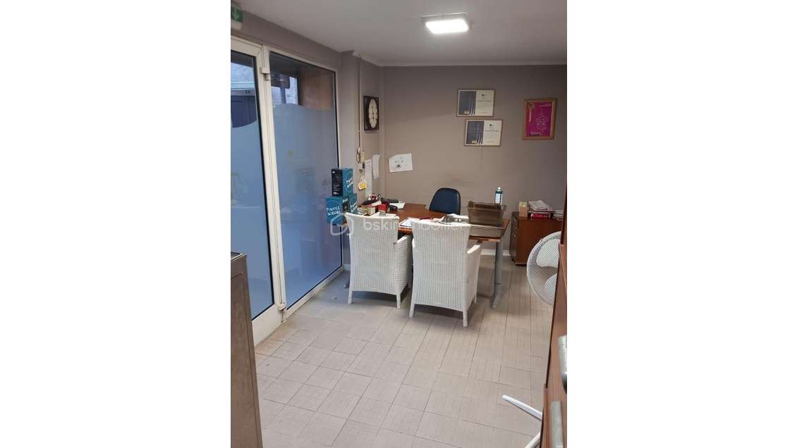 Vente local commercial loué de 97m² à Montfrin