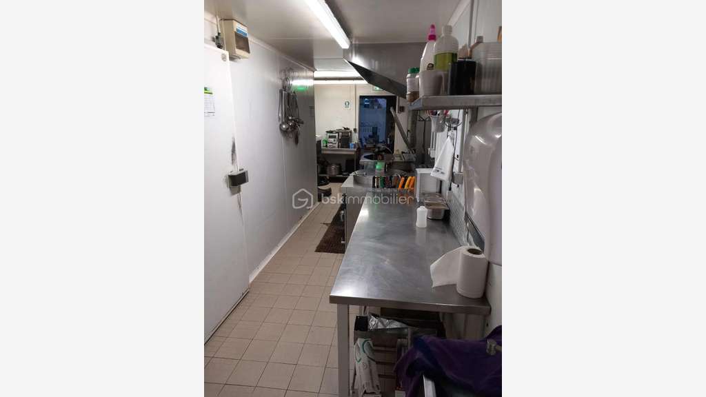 Vente local commercial loué de 97m² à Montfrin