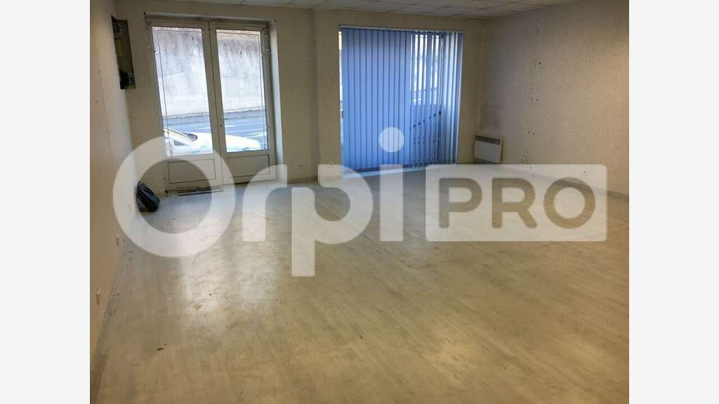 Joli immeuble à vendre à Montluçon