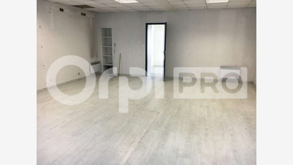 Joli immeuble à vendre à Montluçon