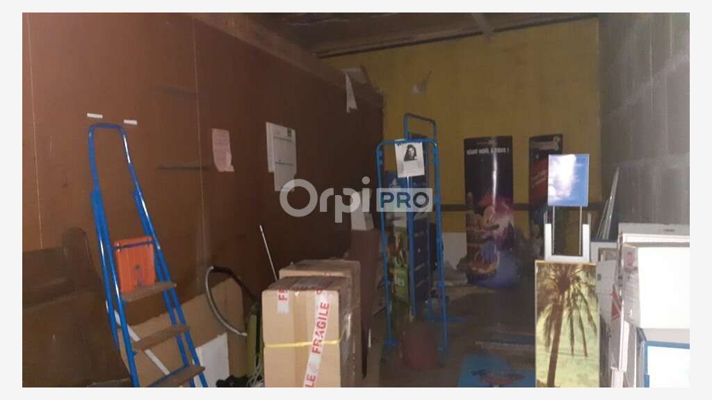 LOCAL COMMERCIAL A VENDRE EMPLACEMENT N°1