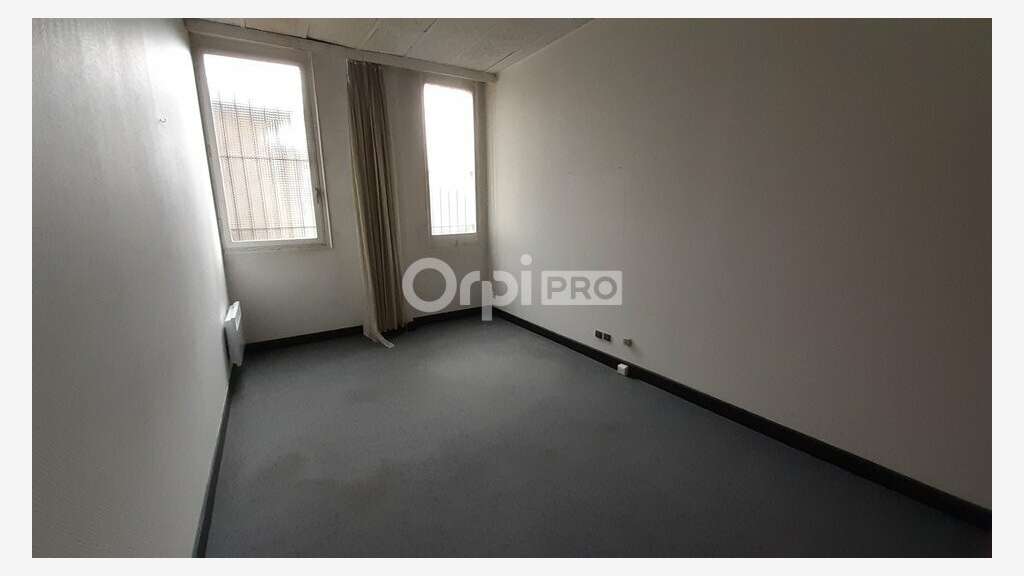 LOCAL COMMERCIAL A VENDRE EMPLACEMENT N°1