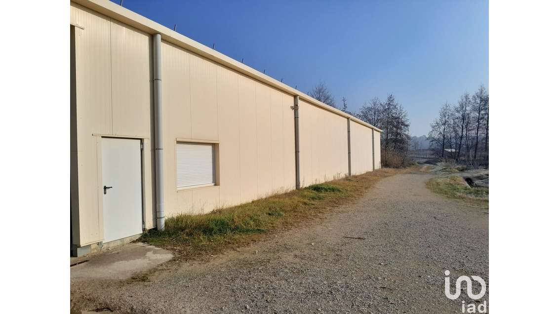 Local commercial à Montoison