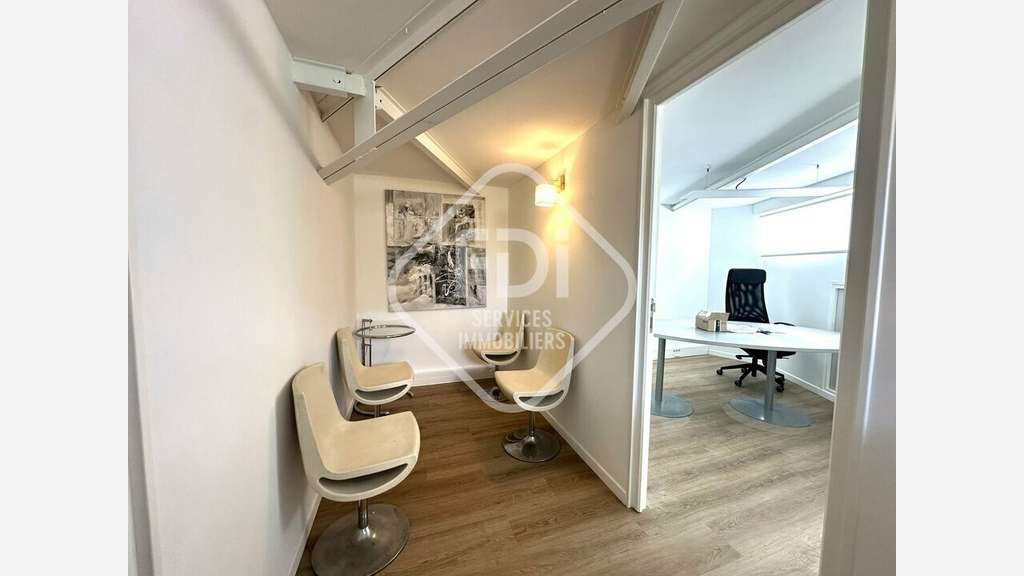Vente local commercial 76m² à Montpellier Estanove