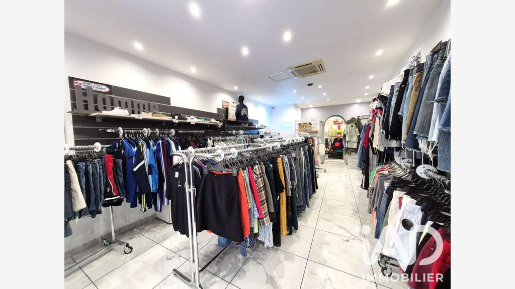Cède local commercial 58m² à Montpellier Ecusson