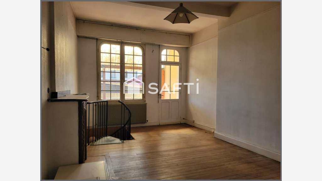 Immeuble à fort potentiel et local à Montréjeau 