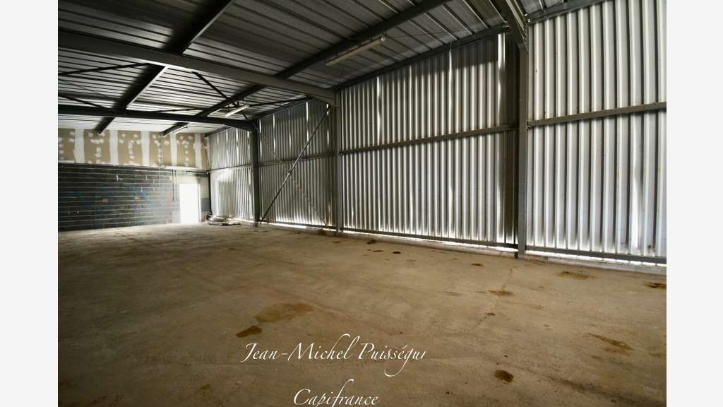 A vendre entrepôt de 250m² à Montrejeau (31)