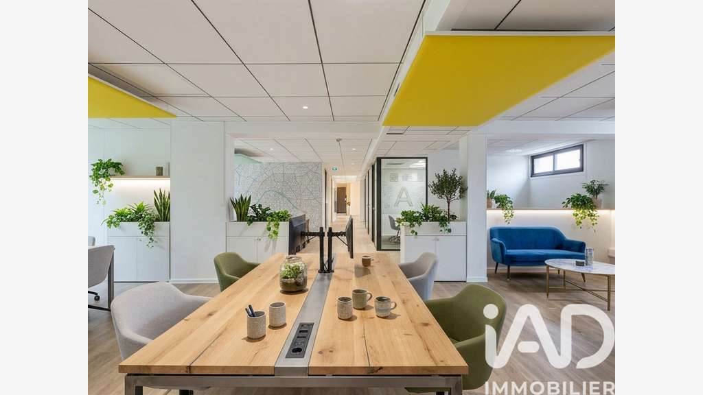 AV bureaux de 185m² à Montrouge métro Mairie