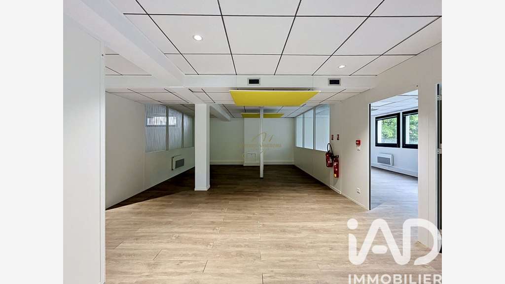 AV bureaux de 185m² à Montrouge métro Mairie