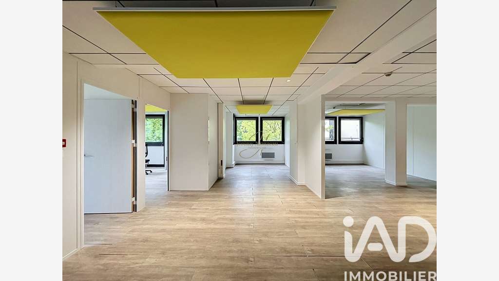 AV bureaux de 185m² à Montrouge métro Mairie