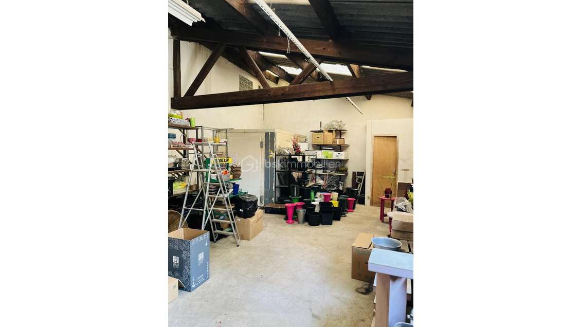 Vente local commercial 100m² Morestel centre-ville