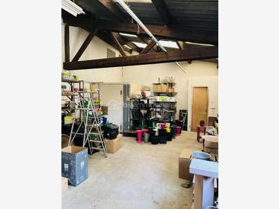 Vente local commercial 100m² Morestel centre-ville