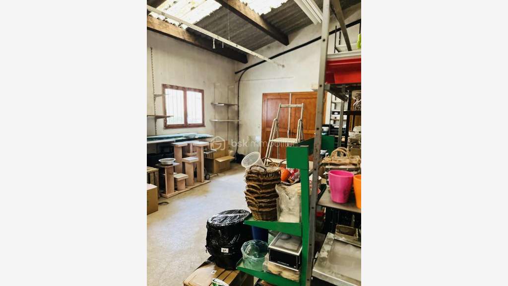 Vente local commercial 100m² Morestel centre-ville