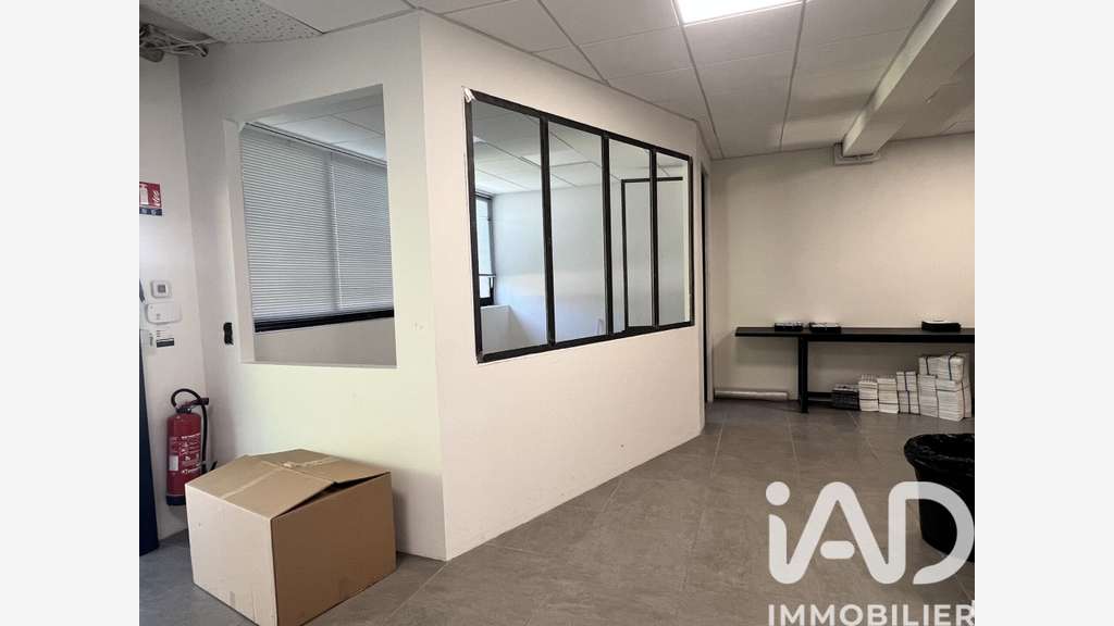 Vente local commercial de 763m² en zai de Morteau