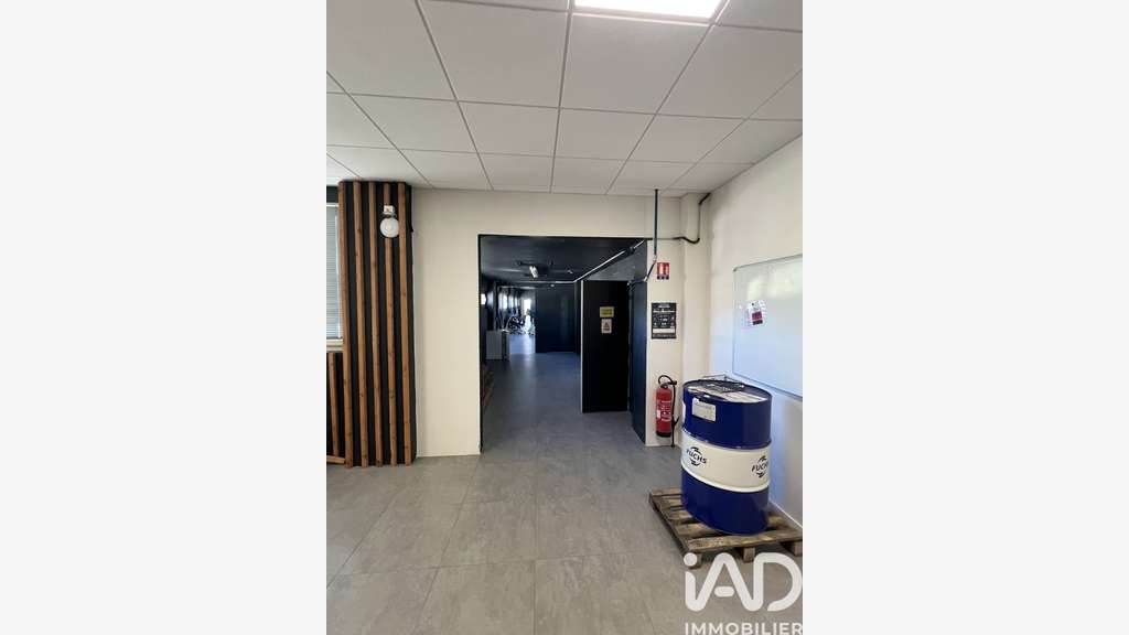 Vente local commercial de 763m² en zai de Morteau