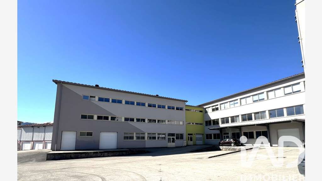 Vente local commercial de 763m² en zai de Morteau