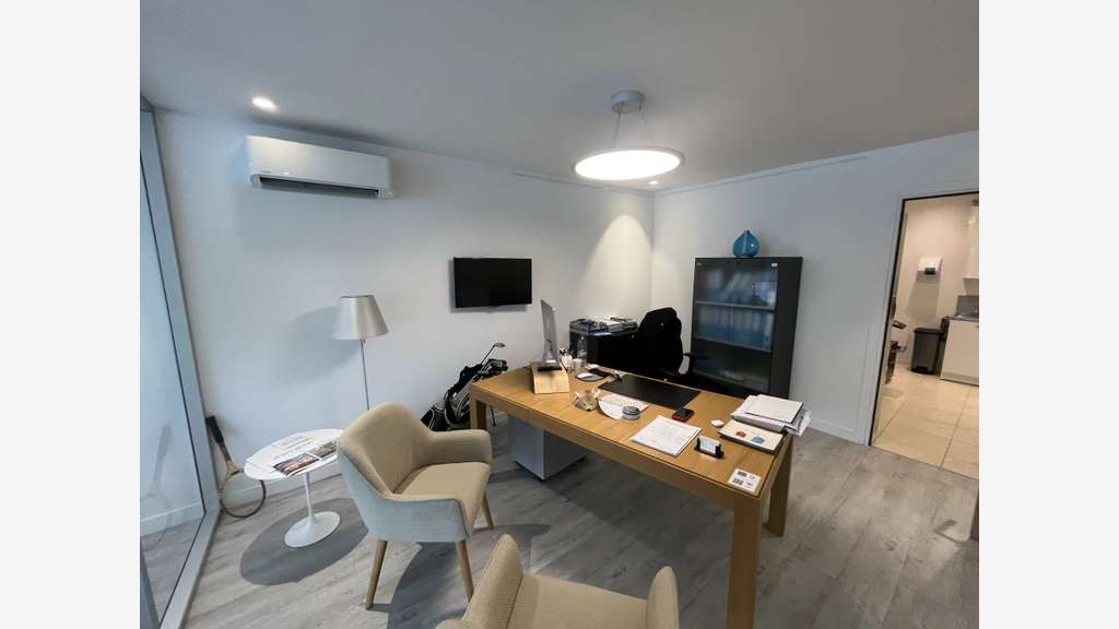 Vente murs de 84m² + 2 parkings à Mouans Sartoux
