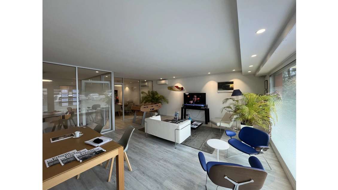 Vente murs de 84m² + 2 parkings à Mouans Sartoux