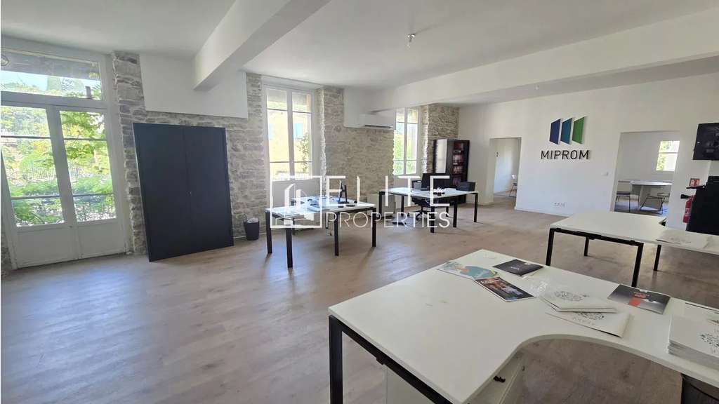 Vente local bureaux de 119m² à Mougins Tournamy