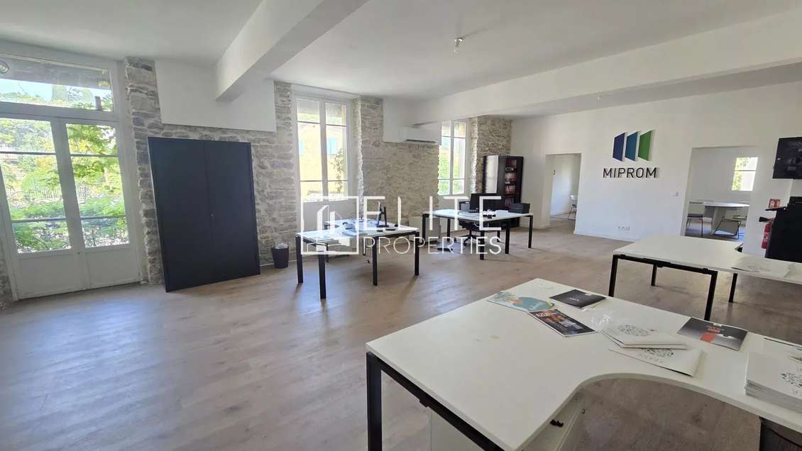 LOCAL COMMERCIAL 3 PIÈCES 119m² – MOUGINS