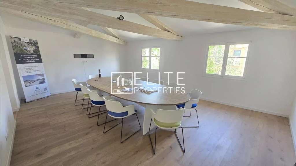Vente local bureaux de 119m² à Mougins Tournamy