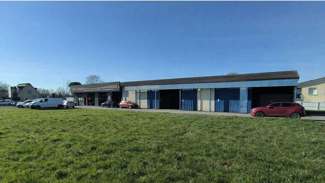Vente murs commerciaux 630m² à l’entrée de Mourenx