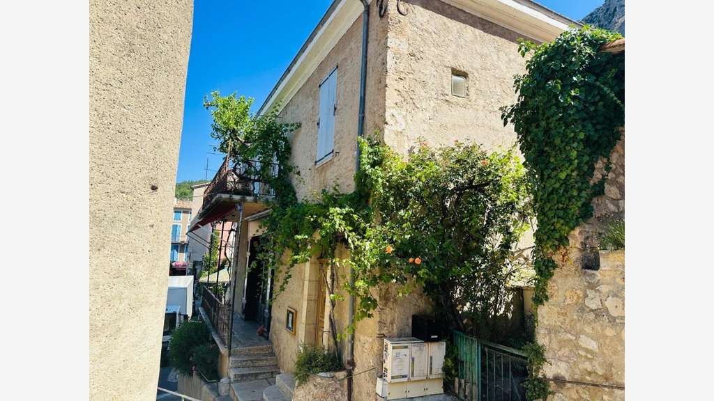 Local commercial à Moustiers sainte Marie