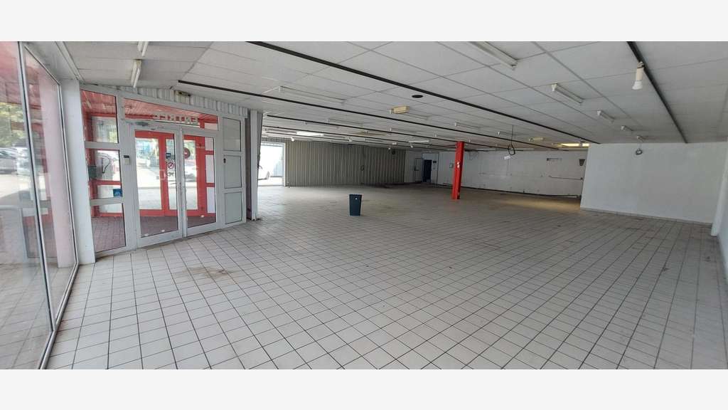 AV local commercial 440m² Mutzig zone Atrium