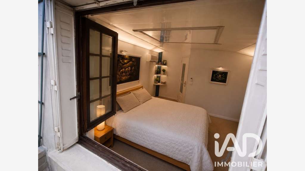 Vente immeuble d’angle avec commerce à Nanterre