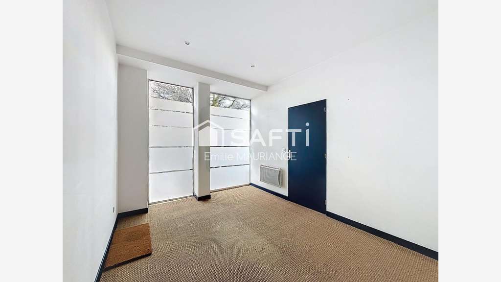 Local 88m² grande devanture au coeur de Nantes  