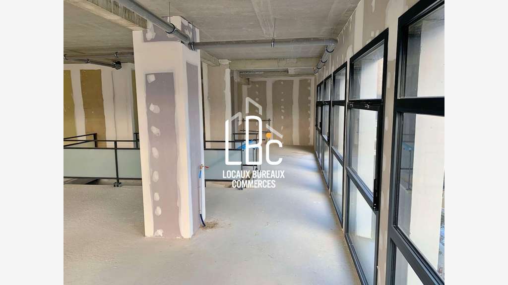 AV local professionnel 190m² à Nantes Hauts Pavés