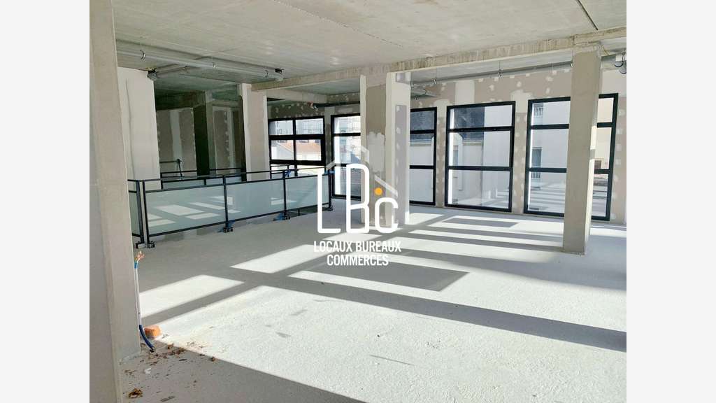 AV local professionnel 190m² à Nantes Hauts Pavés