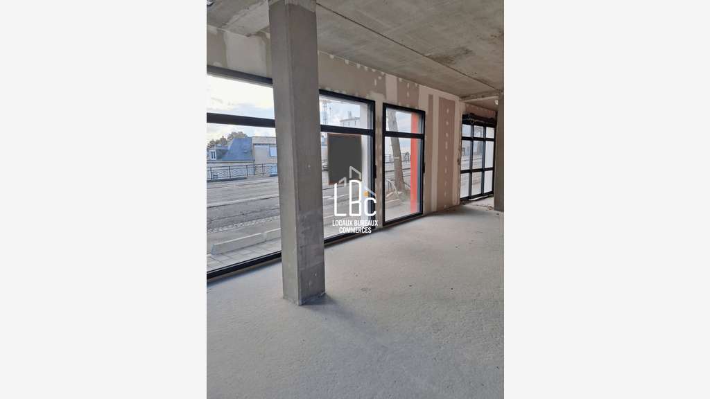 AV local professionnel 190m² à Nantes Hauts Pavés
