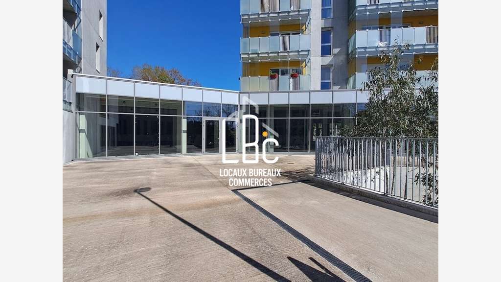 À vendre local commercial 576m² Nantes Université 