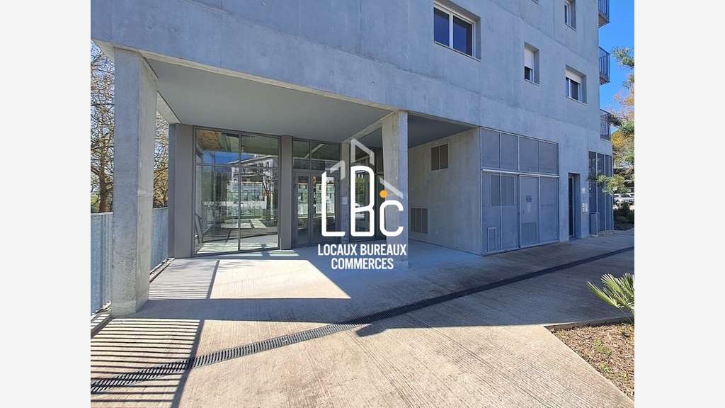 À vendre local commercial 576m² Nantes Université 