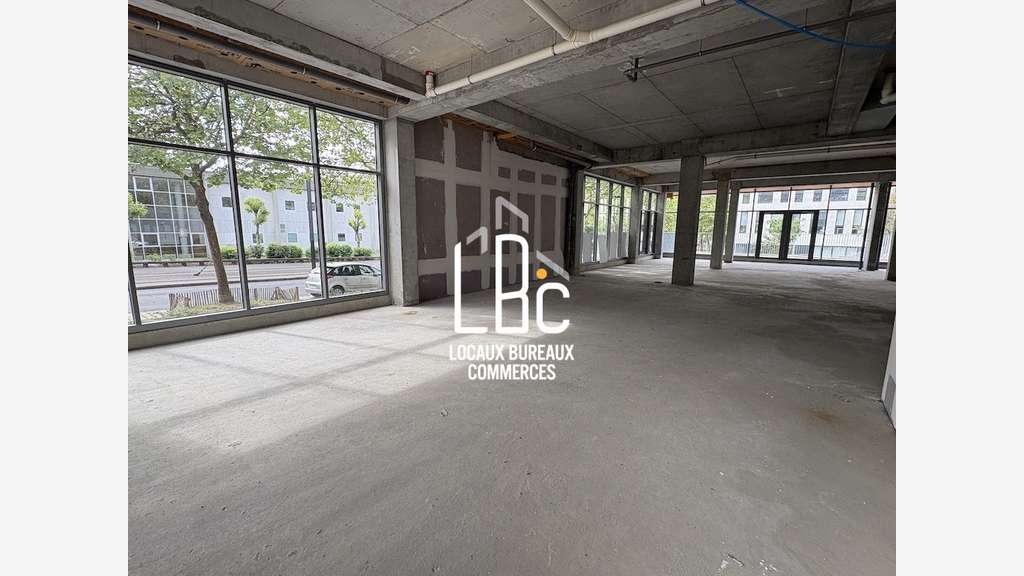 À vendre local commercial 576m² Nantes Université 