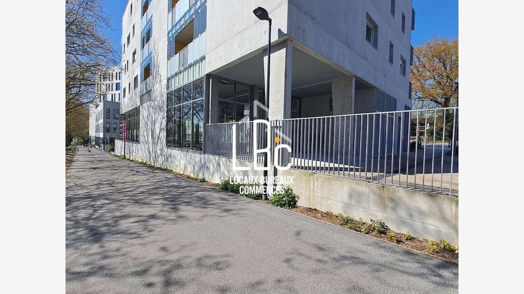 À vendre local commercial 576m² Nantes Université 