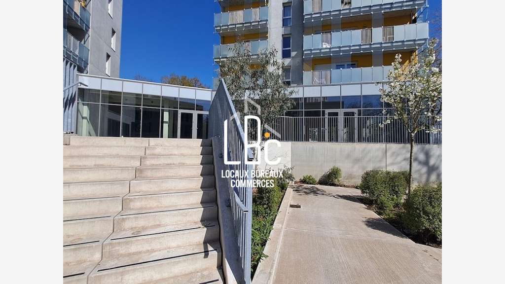À vendre local commercial 214m² Nantes Université 