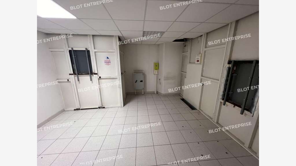 A vendre/à louer locaux 196m² Nantes République