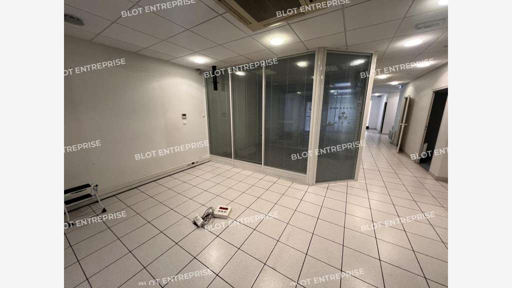 A vendre/à louer locaux 196m² Nantes République