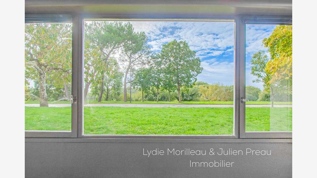 Vente locaux lumineux 180m² Ile de Nantes Mangin