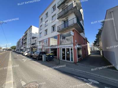 AV locaux commerciaux 420m² Nantes rte de Vannes