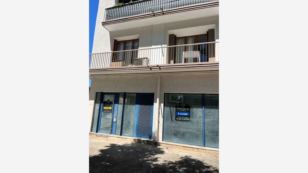 A vendre à louer local d’angle 65m² à Narbonne