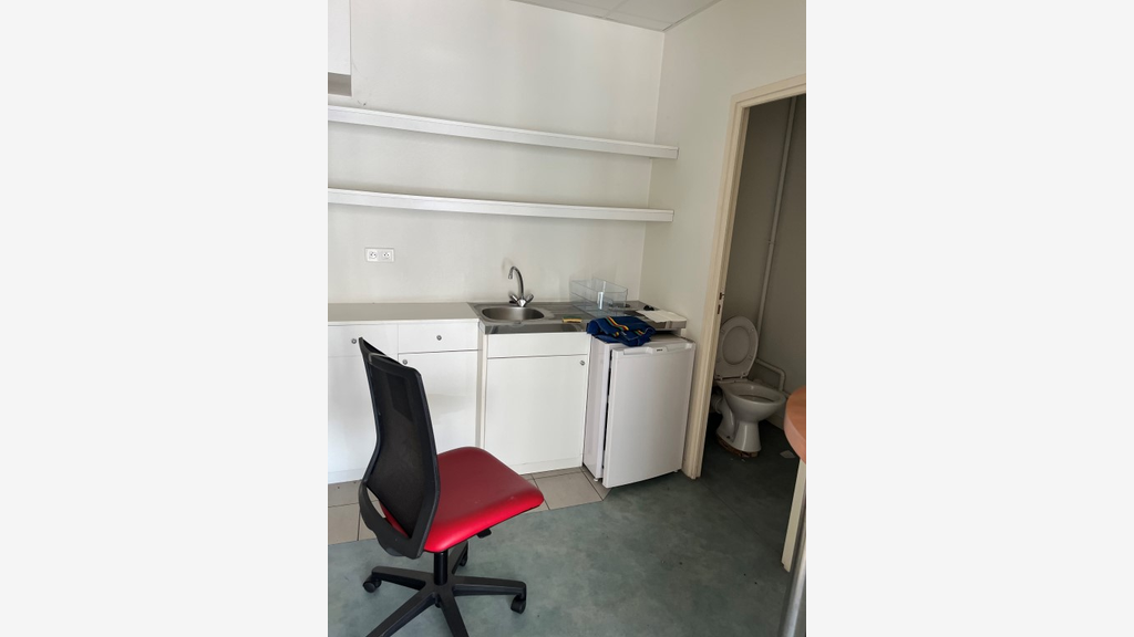 A vendre à louer local d’angle 65m² à Narbonne