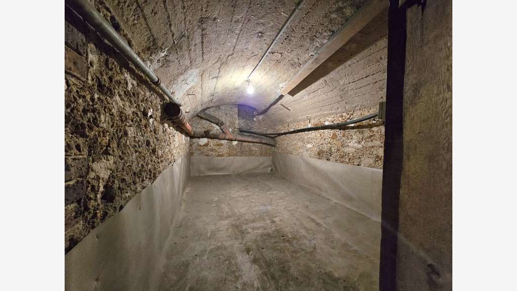 Vente cave rare à Neuilly sur Seine Métro Sablons