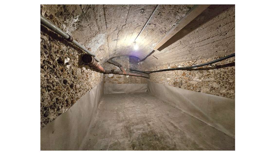 Vente cave rare à Neuilly sur Seine Métro Sablons