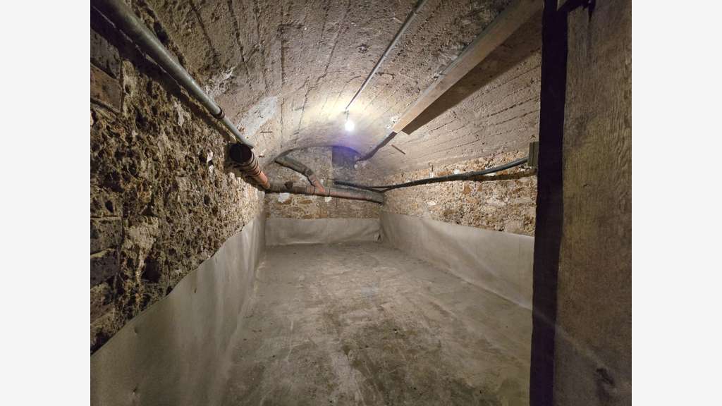 Cave rare à NEUILLY SUR SEINE